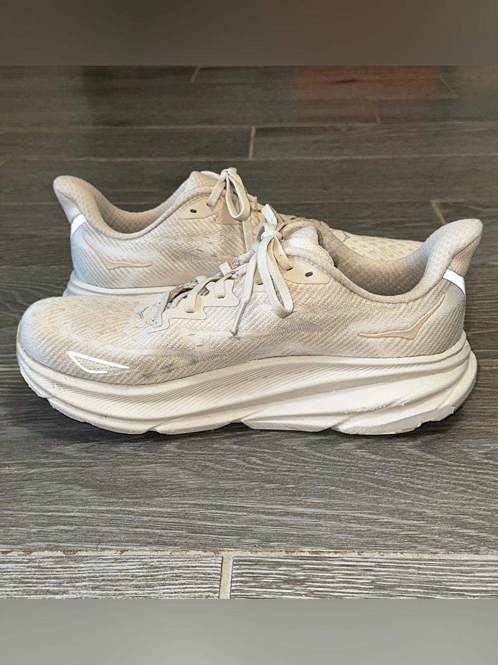 Hoka Clifton 9 Men's Size 10D Running Shoes Cream Athletic Comfort Sneakers - Picture 5 of 13